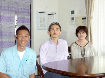 1、2階のトイレのリフォーム工事をさせていただきました。1階は手洗い場付きのタンクレストイレに仕上げました。