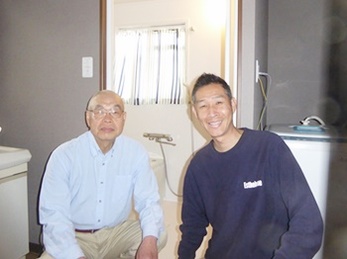 今回浴室が急に壊れてしまい、急遽お風呂の交換工事をさせて頂いたお客様です。