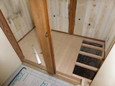 エステホーム　市川市　トイレ改修工事　施工中