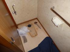 エステホーム　千葉市　トイレ工事　施工中