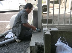 千葉市中央区　Ｓ様アパート通用口門扉工事　施工事例　施工中