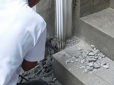 千葉市中央区　Ｓ様アパート通用口門扉工事　施工事例　施工中