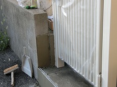 千葉市中央区　Ｓ様アパート通用口門扉工事　施工事例　施工中