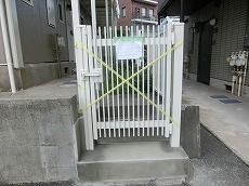 千葉市中央区　Ｓ様アパート通用口門扉工事　施工事例　施工中