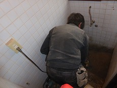 市原市　Ｓ様邸　和式トイレリフォーム工事　施工事例　施工中