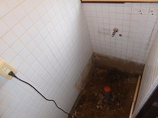 市原市　Ｓ様邸　和式トイレリフォーム工事　施工事例　施工中