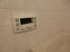 エステホーム　千葉市花見川区　K様邸　給湯器交換工事施工中