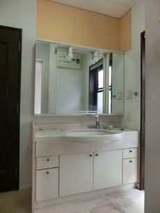 エステホーム　千葉市緑区　T様邸　洗面室改修工事　施工中