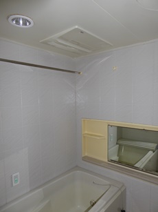 エステホームへ　千葉市花見川区　浴室改修工事施工事例　施工前