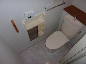 節水効果の高いスッキリとしたデザインのトイレに生まれ変わりました！