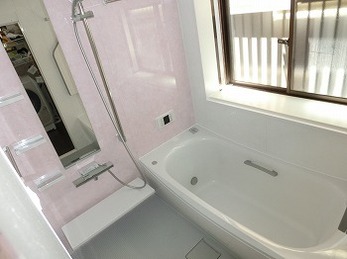 温かみのあるお掃除のしやすいお風呂へ