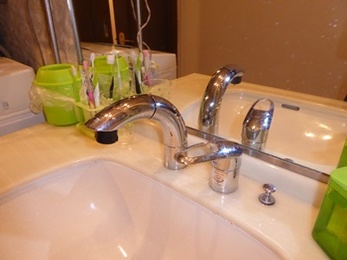 洗面台の水栓蛇口交換工事