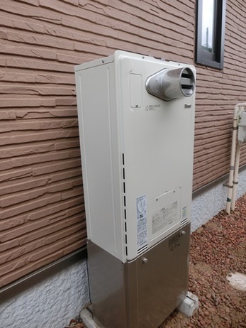 給湯器の交換にてエコジョーズを設置しました。